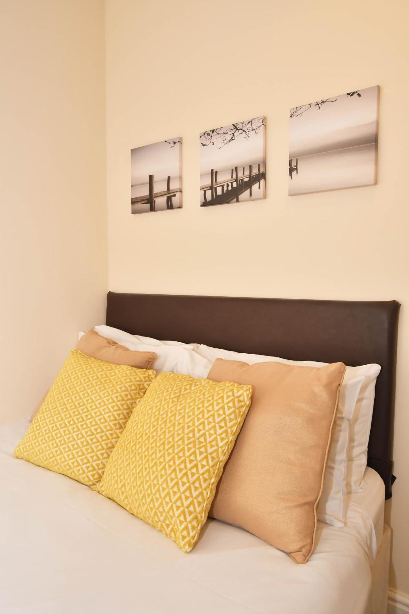 Townhouse @ 178 Ruskin Road Crewe Ngoại thất bức ảnh